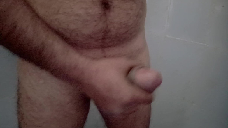 siyasingerporn: Echt masterberen in de badkamer