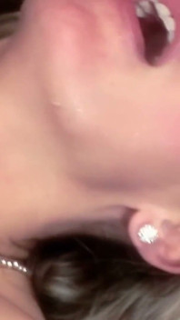 Cum in Mouth Was the Only Thing She Asked for After Her Glorious Missionary Performance