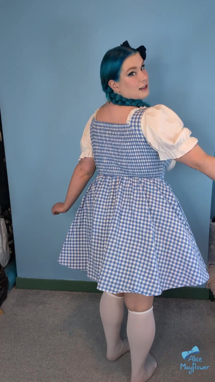 Alice_Mayflower_Scottish: 2025년 Tik tooks - 솔로 소녀