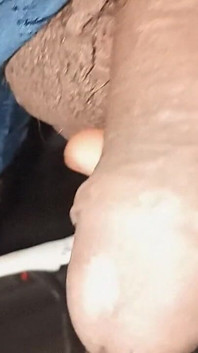 Bini menghisap buah dada saya dengan kongkek dubur