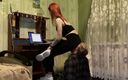 Petite Princesses FemDom (PPFemdom): Sclavă umană mobilă pentru fată dominantă Tris în pantaloni de yoga -...