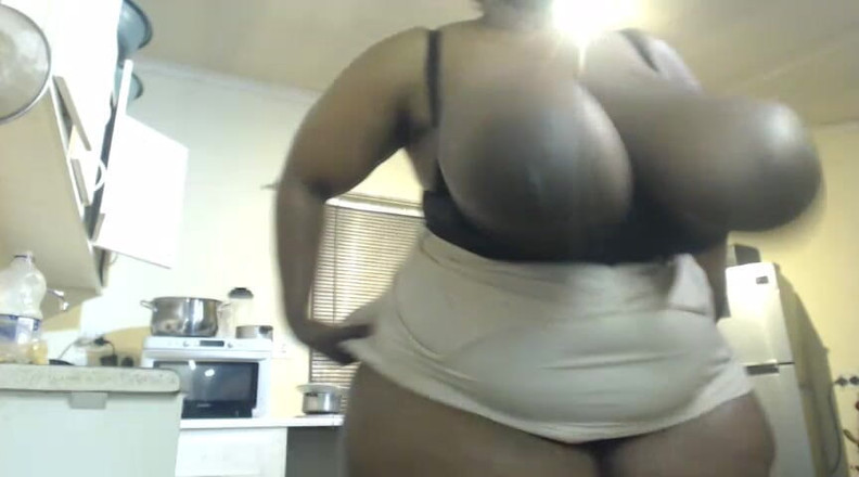 Legendary Booty Overdose: Возбужденная жиробасина делает стриптиз и фетиш со стонами