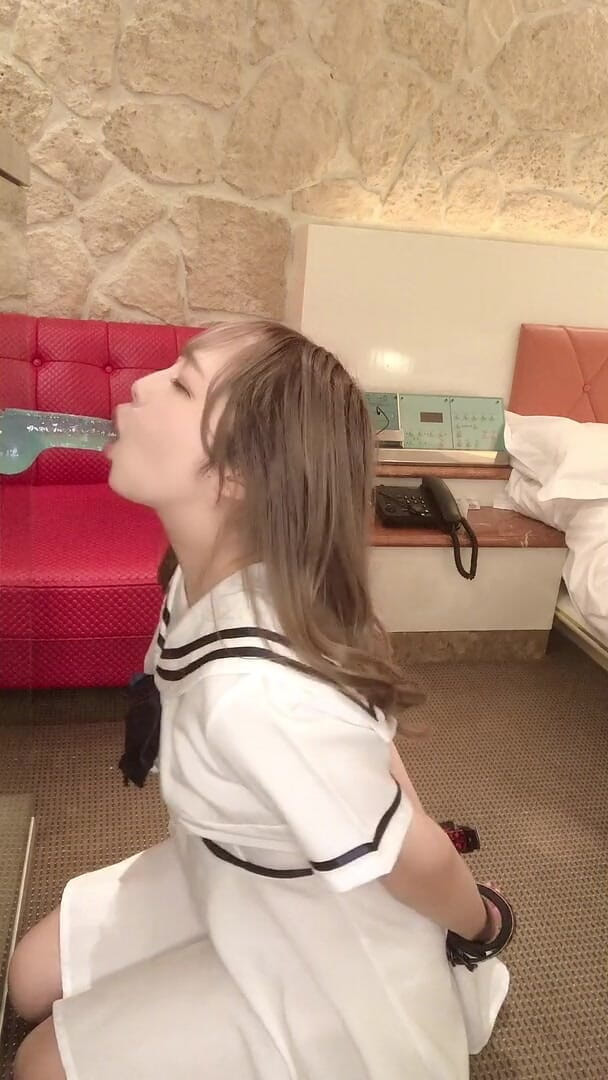 MilkyUni: Dildo great speed blowjob while restraine