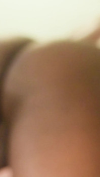 Vedeta albă americană Mystic Ginger are parte de sex de tip B / g de la un taur negru
