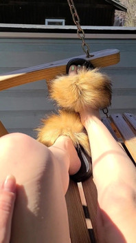Spring Feet Furry Slides