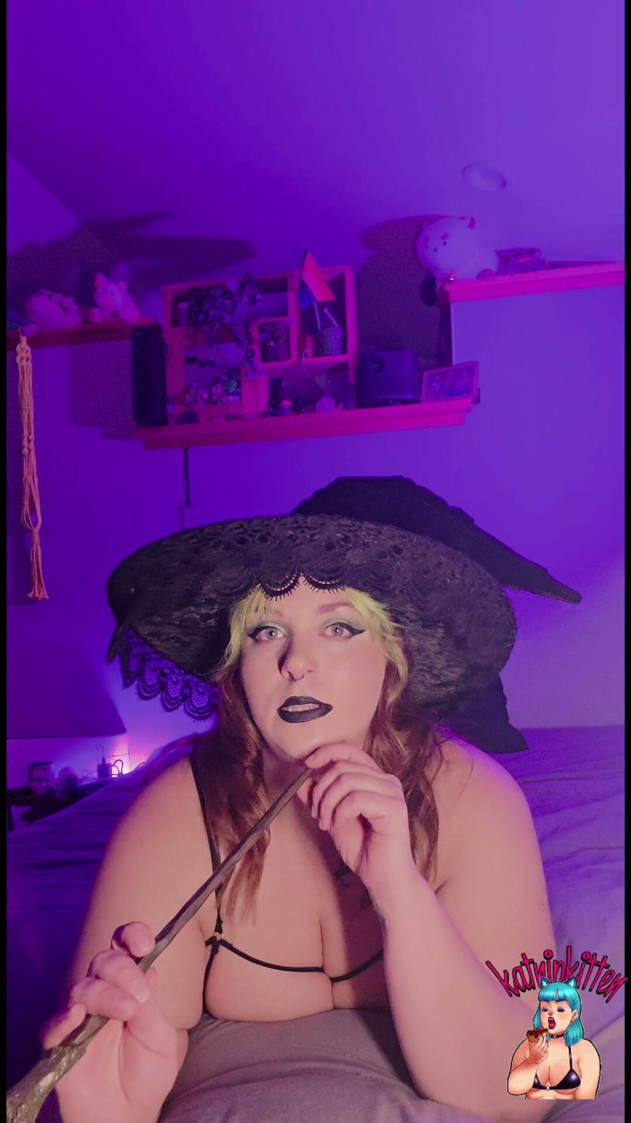 KatnipKitten: BBW Witch in the Woods