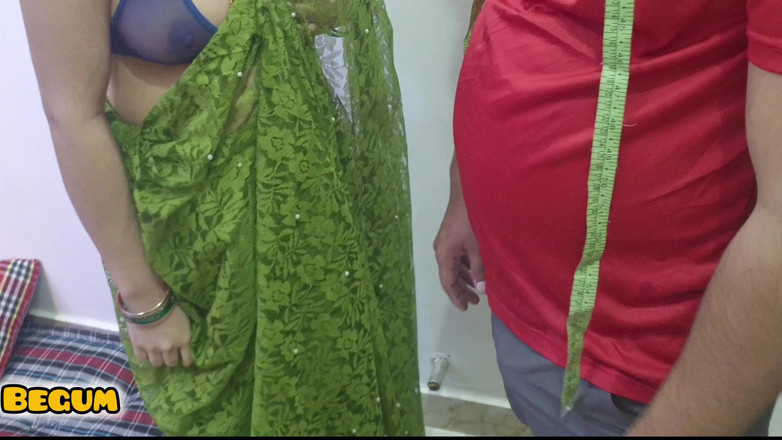 Rukshaar Begum: Schneiderin misst Alisha Bhabhi mit den fingern