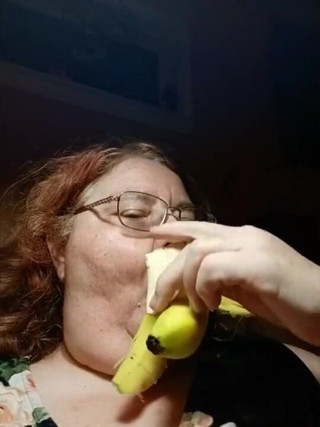 BBW nurse Vicki adventures with friends: ฉันชอบไอศกรีม กล้วย และไอติมอมยิ้ม อร่อยจัง
