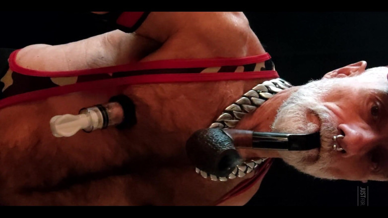 MusclesCigarsFFPig: सौतेला पिता धूम्रपान पाइप और निप्स पंप कर रहा है