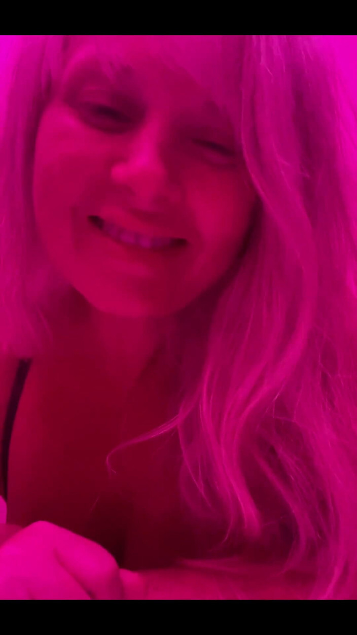 PaintedRose: Bad milfy Rose, esto es lo que quiero hacerle