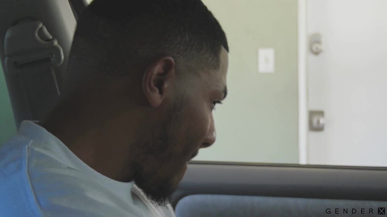 GenderX: GenderX - zrzavá ts holka Shiri Allwood šuká v sexy legínách