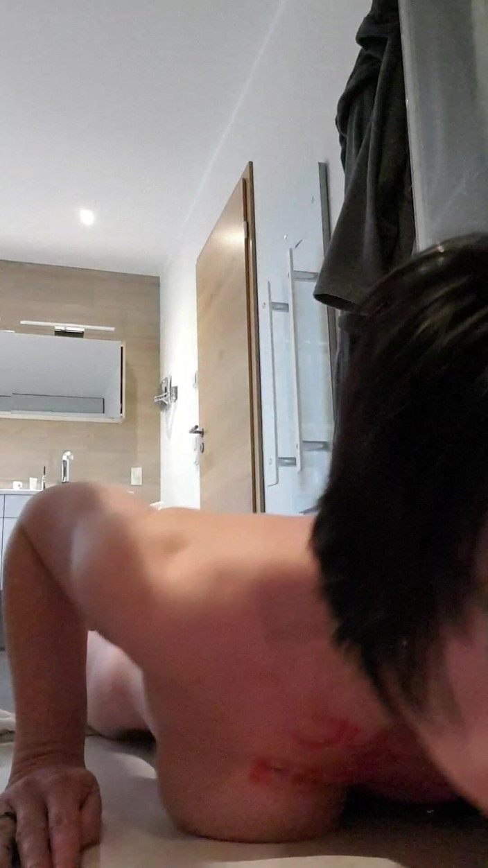 JulieEroticDress: Schiava squirta per un fan