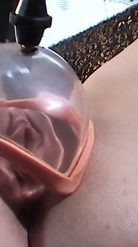 Minionă (19) Spermă pentru pizda ei la gură