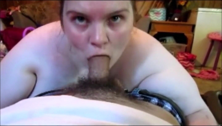 Fat Goddes: La troia con il cassonetto della sborra adora succhiare cazzi...