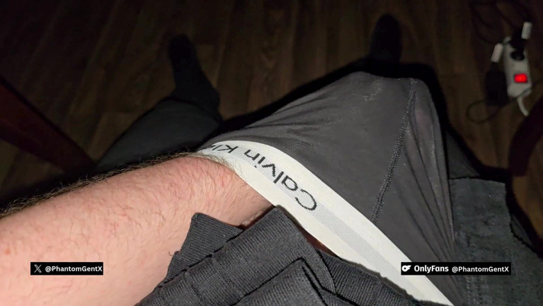 PhantomGentX: Phantomgentx - Muskulöser Daddy Wichst Nach Feierabend Seinen Dicken Behaarten Schwanz