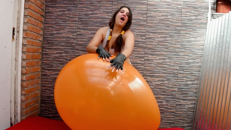 melu_world: 来自 dbz 的 Videl 吹箫并骑乘 36 英寸的大气球 - Bunny looner