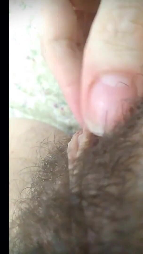 GinnaGg: A village girl beautifully pulls her hairy pussy to beautiful...