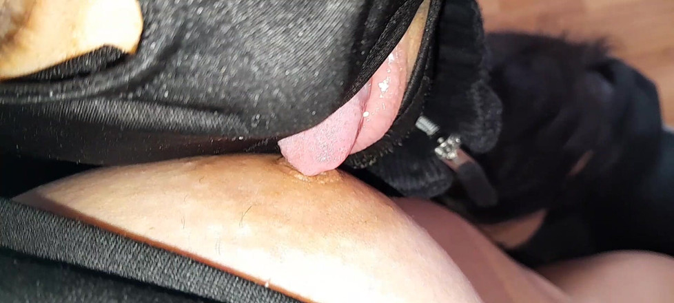 Lesbian-illusion: İki kız arkadaşım malların hızlı teslimatı için bana sıcak bir şekilde...