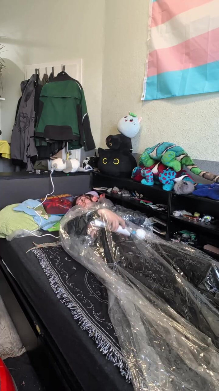 AJ_the_catgirl: Vacum Selfbondage Expirement