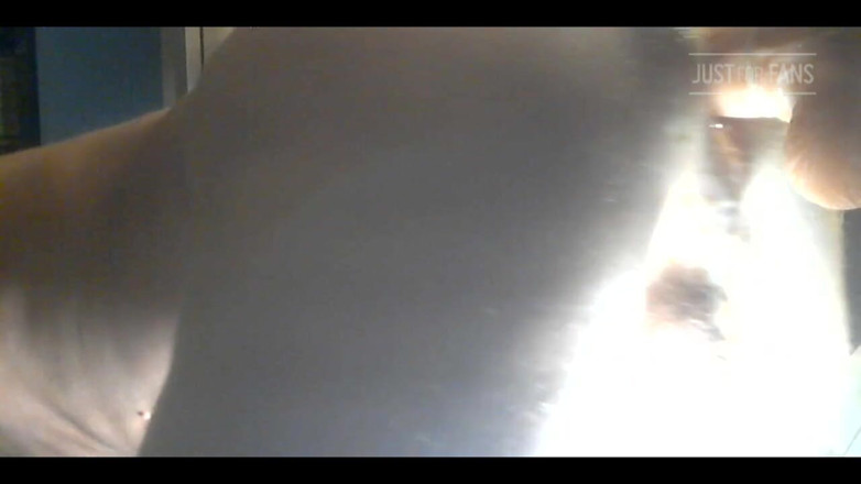 RobertLacrosse: Primo piano un grosso dildo che mi sbatte il culo...