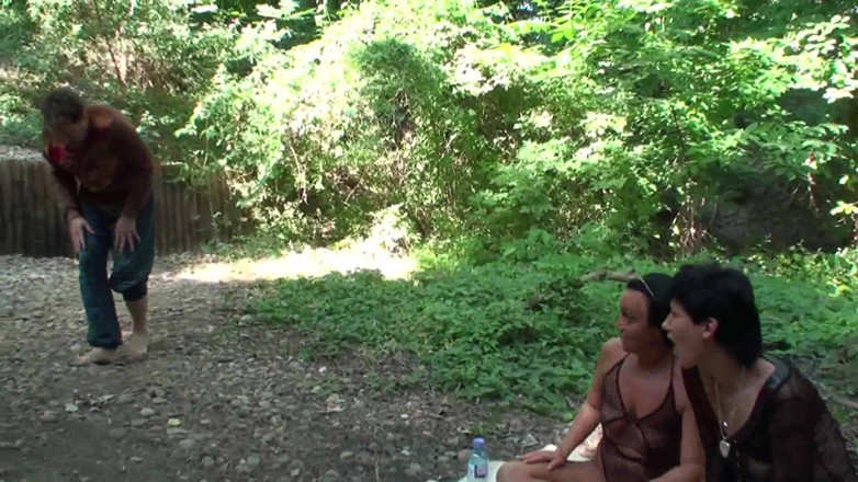 Femdom Austria: Picnic in the woods with a hungry begger