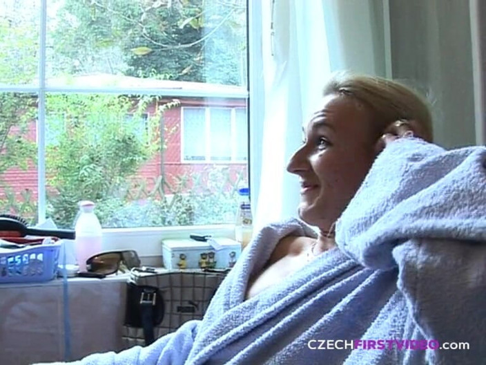 Czech First Video: Video pertama ceko 22: cewek rambut pirang dicrot sperma hangat