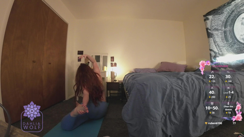 Dahlia Wolf: Sensual yoga livestream