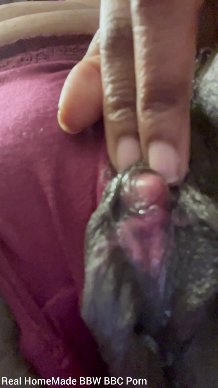 Super sexy ebony cuties: Aku lagi asik ngusap memekku sampai celanaku menetes sampai banjir!