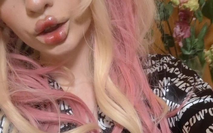 ElzaKom: Sweet Teen Elza Kom