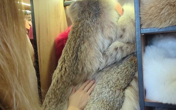 Otta Koi: 选择最好的毛皮外套