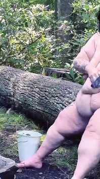 Gocciolante dalla sua colando giù le sue cosce grasse sorpresa