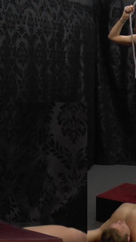 Dyanna écrase la bite et les couilles !