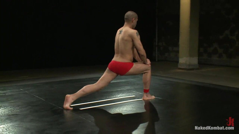 Naked Kombat: Лео Форте проти Люка Райлі