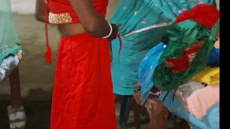 Trilokinath: Bihari Village Bhabhi Dress Change in Home