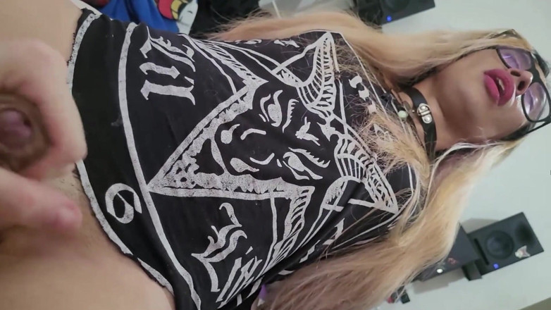 AcidSuccubus: Saki'yi Henshin'den kurtardım, sonra trans bir kız olduğunu öğrendim, bu yüzden...