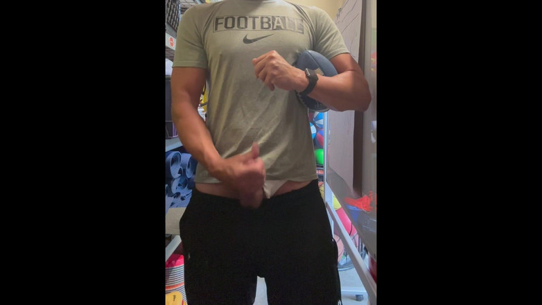 JockDad87: Alpha Stud Jockdad87 Брызгает Кучу Футбола