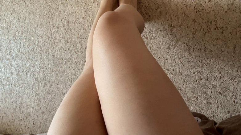 Lux Eva: Я песчу свою волохату пизду вранці