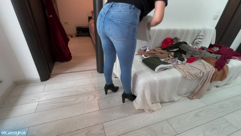 GassyKat: Perili ev hanımı çamaşır osuruk cadılar bayramı