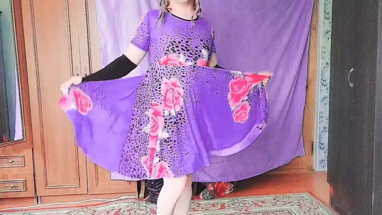 Kitty_Cross: Efeminat jucăuș care dă o energie seducătoare obraznică cu mișcări