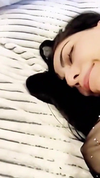 Influenceuse Tiiktoker, jeune femme, petit creampie anal