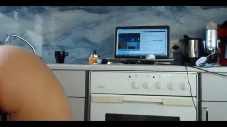 Sexydea: Quente sexydea mostrando a bunda na webcam ao vivo