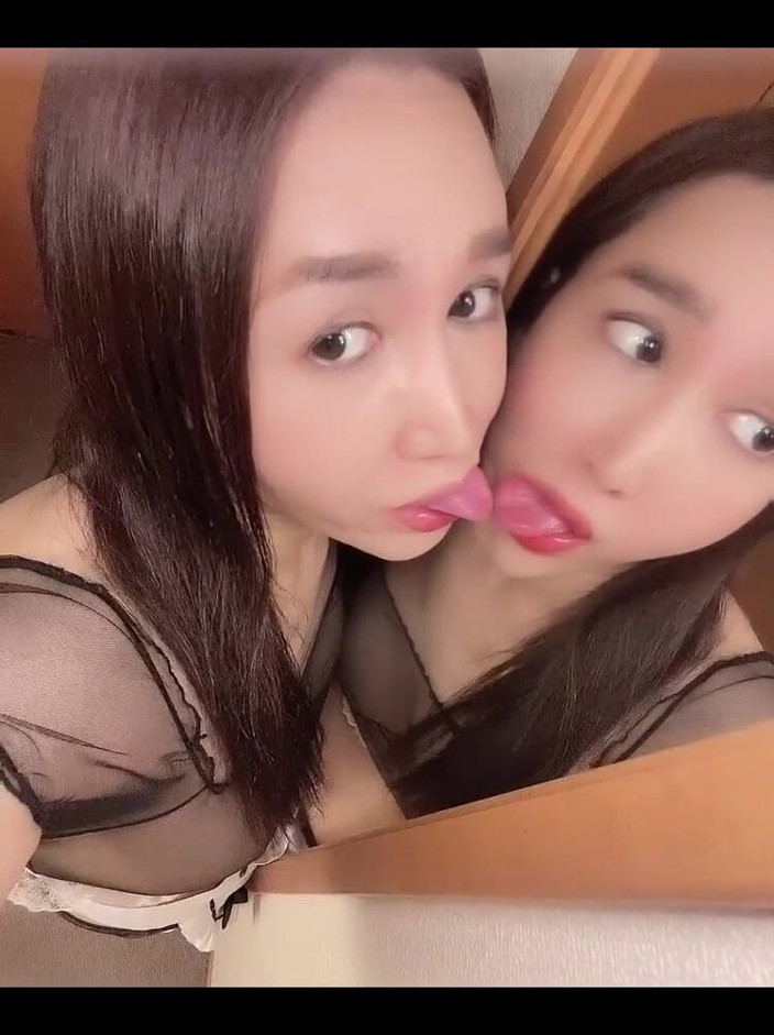 TS Shizuka: Shemale Maid Masturbates in Front of Mirror