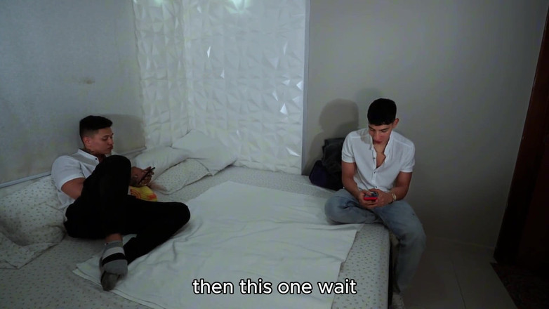 DilanClavijo: बड़ी गांड वाली लैटिना बेब औरत,मर्द वाली तीन लोगों वाली चुदाई में जोरदार फुहार छोड़ती है - गले में गहरे लंड और रफ डॉगी स्टाइल-जैकब नया आदमी