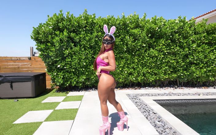 Miss Lexa: Bunny 2