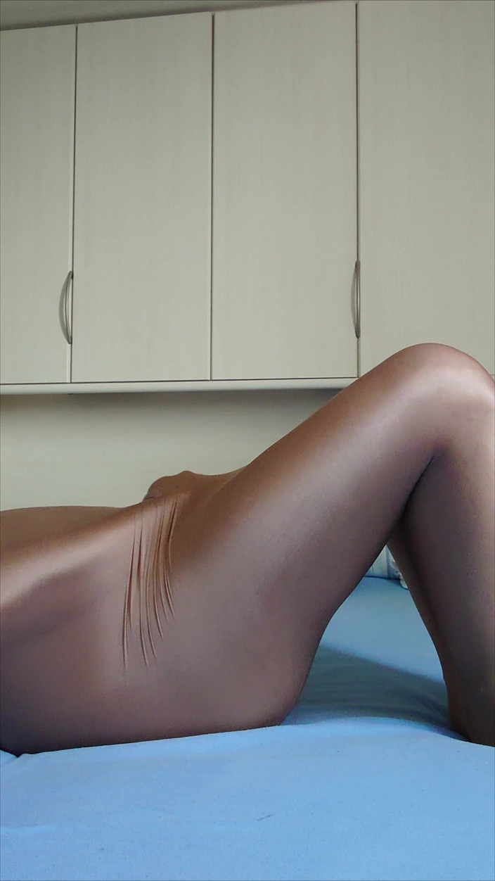 Carmen_Nylonjunge: Carmen nylonjunge测试全身的身体托架