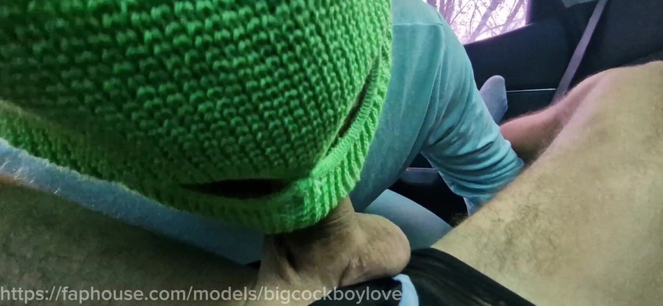 AlexGay: Un Minet Salope Se Fait Baiser Sur Le Bord De...