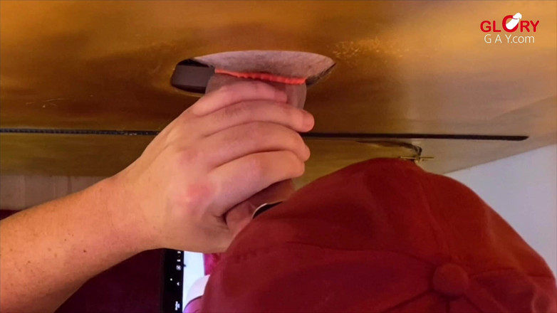 GLORYHOLEGAYS: Tlustý nevlastní otec dostane uctívání jazyka a rtů - první nálož...