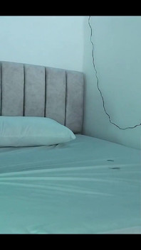 Lingând pizda până când ejaculează pe limba mea