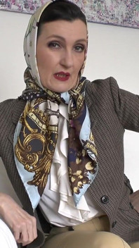 Niegrzeczne codzienne zadanie dla mojej satynowej dziwki, Lady Victoria Valente