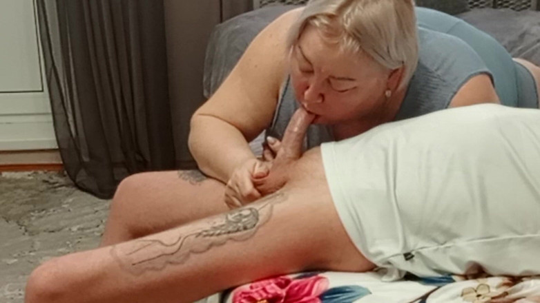 Zona901: Madrasta faz boquete para desfrutar de porra quente